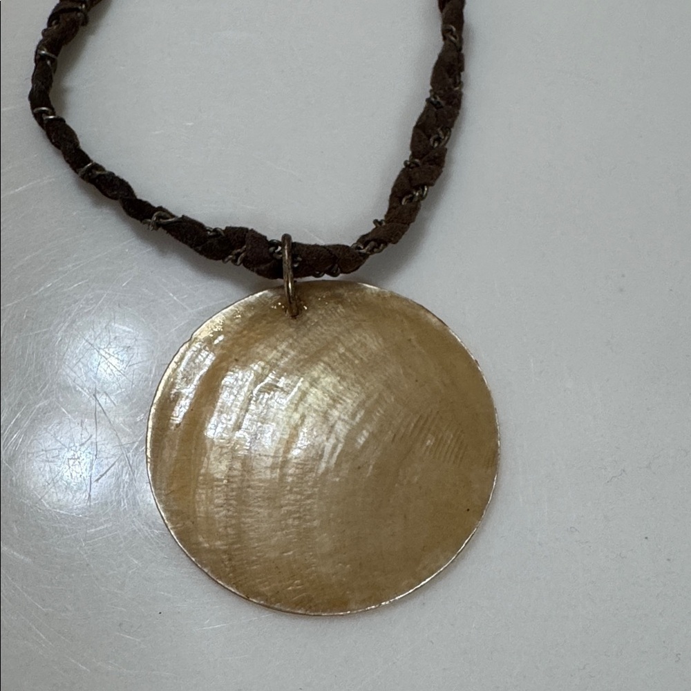 Vintage Gold Pendant Necklace - Picture 2 of 5